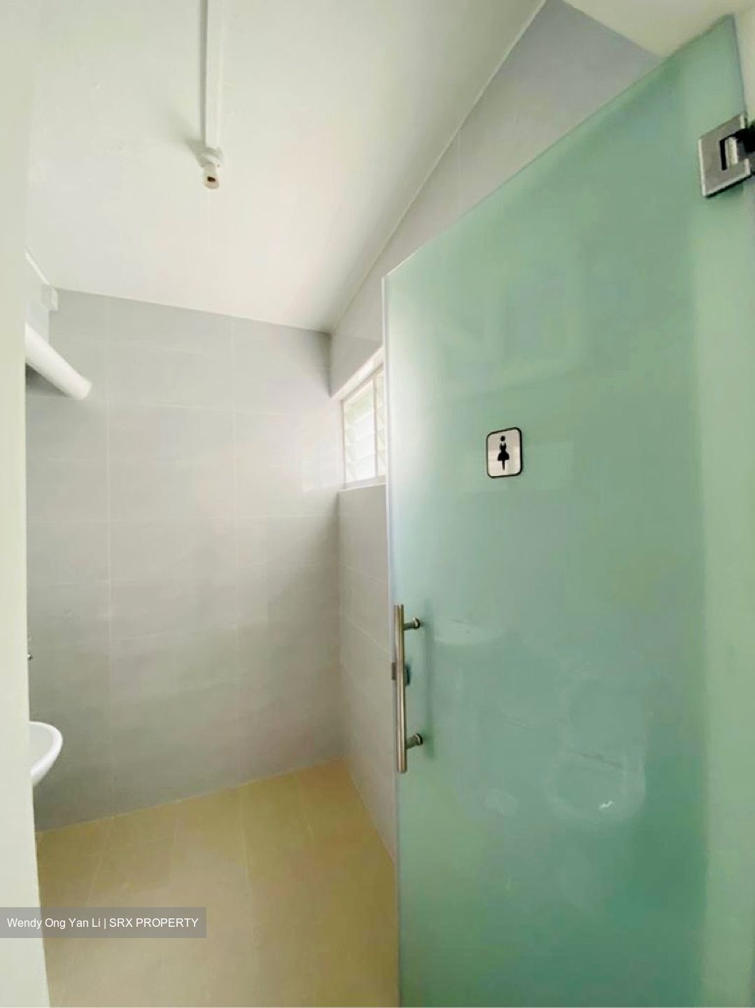 Tampines Street 12 (D18), Shop House #545442771